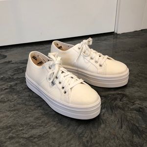 NWOT White Platform Victoria Canvas Sneakers
